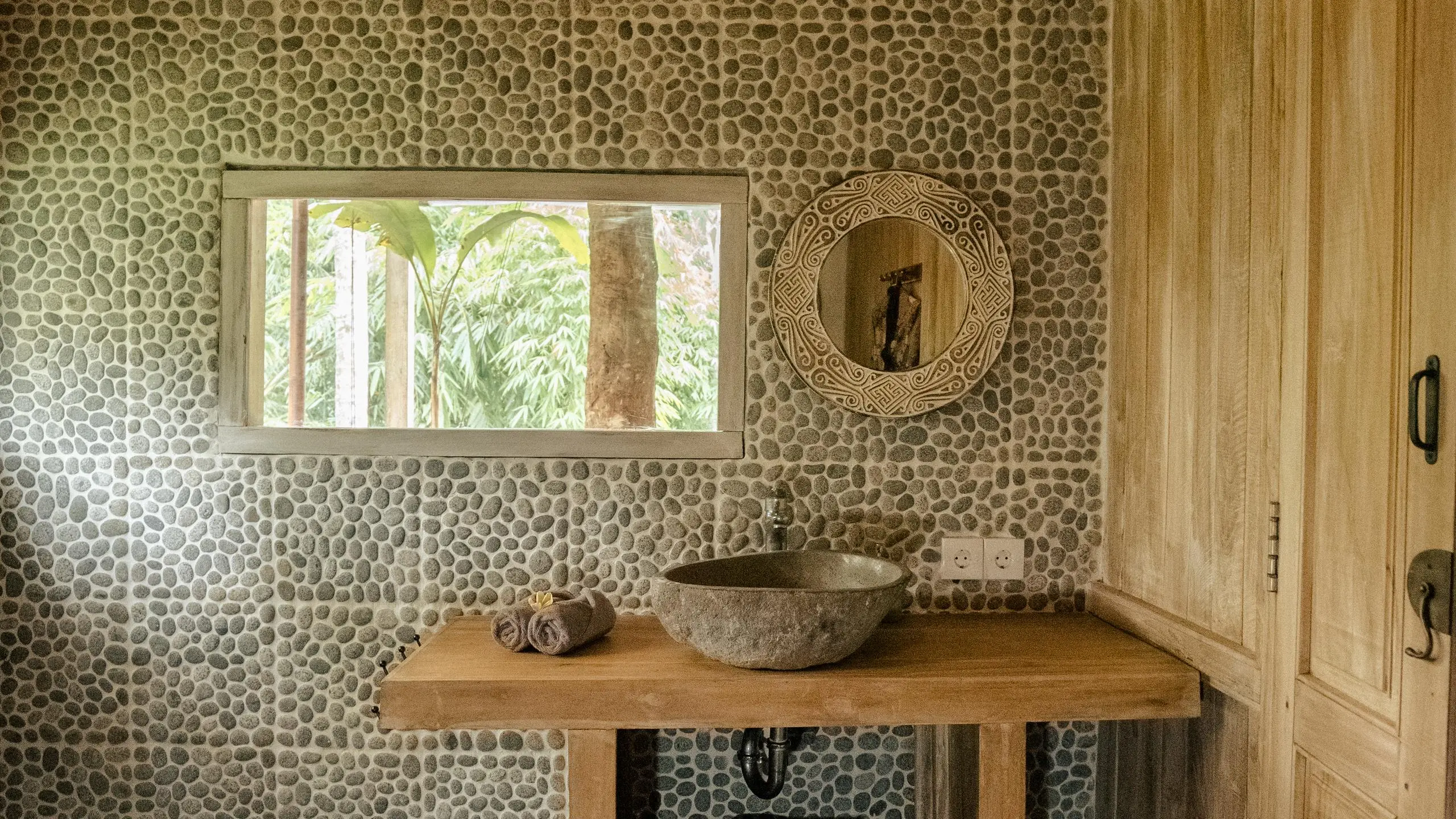 The Sensory and Emotional Benefits of Shower Meditation: Connecting Body and Mind in a Relaxation Space